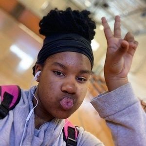 Meet your Posher, Shania